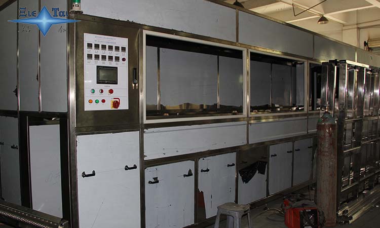 超聲波清洗機(jī)的清洗槽是哪些材質(zhì)？清洗溫度多少度適宜？