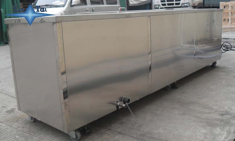 超聲波清洗設(shè)備如何發(fā)揮清洗作用？其三大優(yōu)勢是啥？