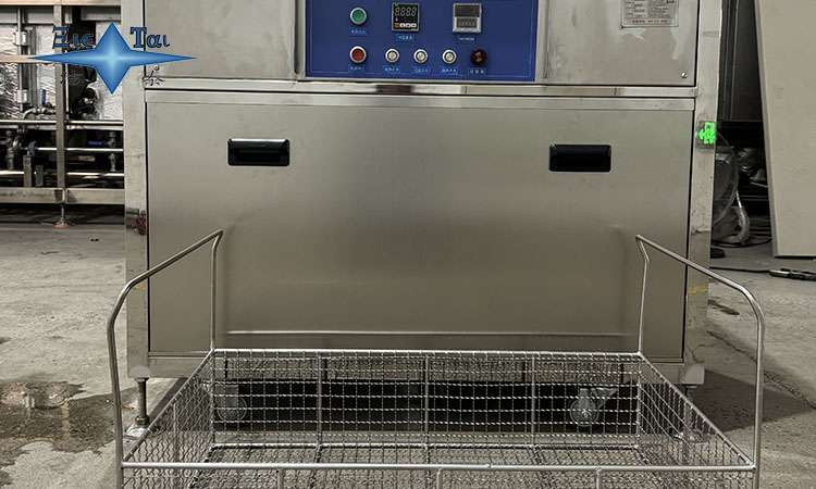 超聲波清洗機(jī)為什么用純水？揭秘水質(zhì)對(duì)清洗效果與機(jī)器壽命的關(guān)鍵影響